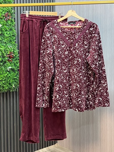 بجامة مخمل مورد